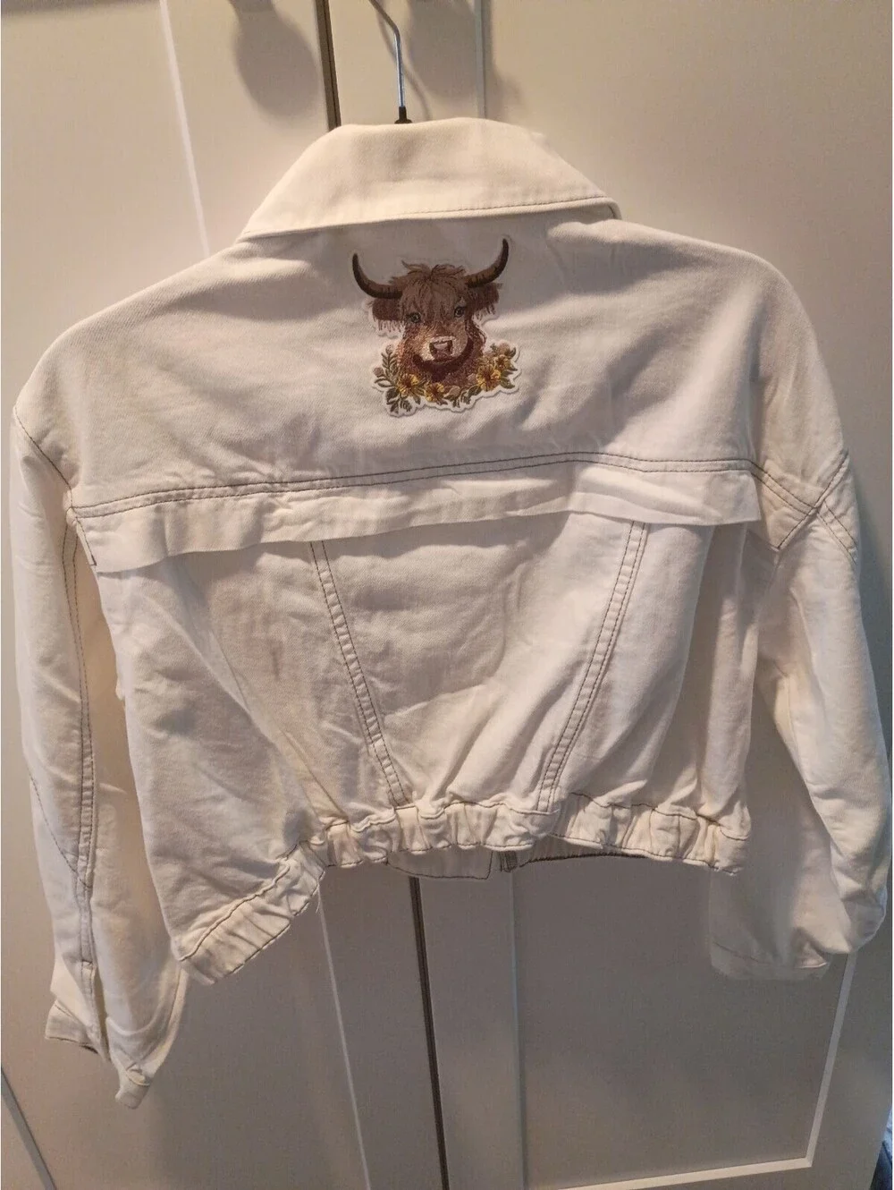 Urban White Denim Jacket by Free People with Western Embroidered Patches XS - Picture 5 of 5